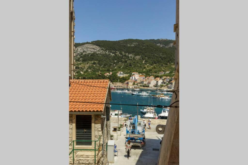 Apartment Esa Komiža Екстериор снимка