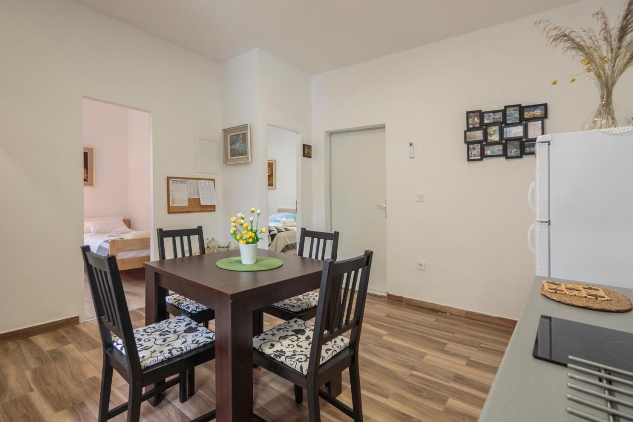 Apartment Esa Komiža Екстериор снимка